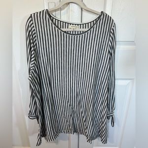 Max Studio black and white stripe with tie sleeve